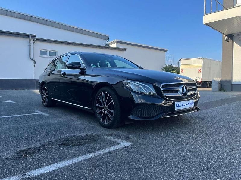Gebraucht Mercedes E220 Edition 194 PS (142 kW) 2018 Schwarz Kombi