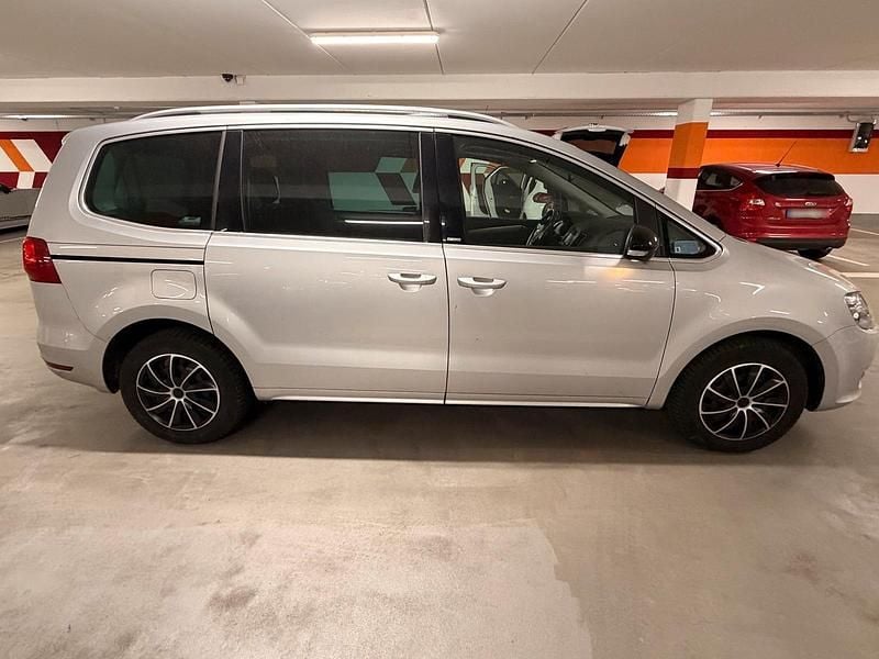 Gebraucht VW Sharan 140 PS (102 kW) 2012 Silber Van / Kleinbus