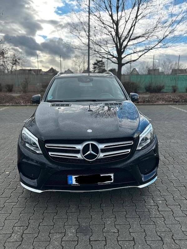 Gebraucht Mercedes GLE250 204 PS (150 kW) 2016 Schwarz SUV