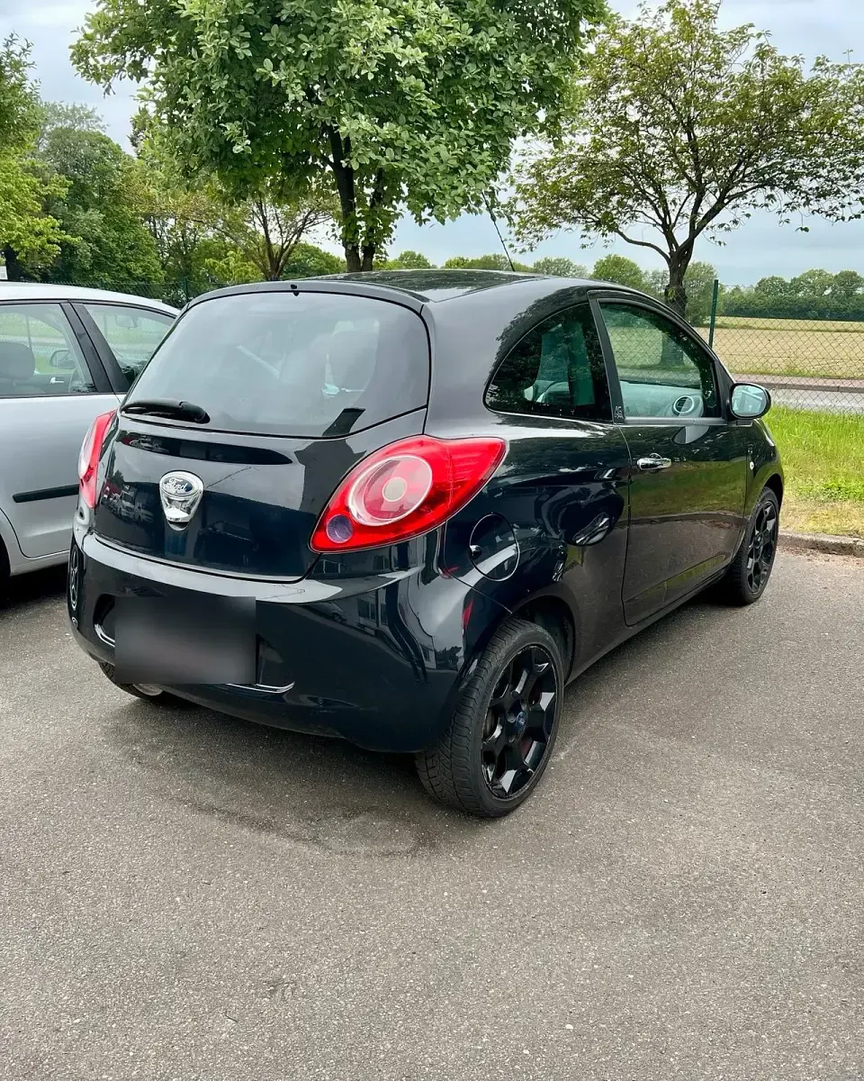 Gebraucht Ford Ka 69 PS (50 kW) 2011 Schwarz Kleinwagen