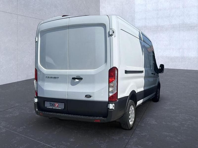 Gebraucht Ford Transit Trend 131 PS (96 kW) 2023 Frostweiß Van
