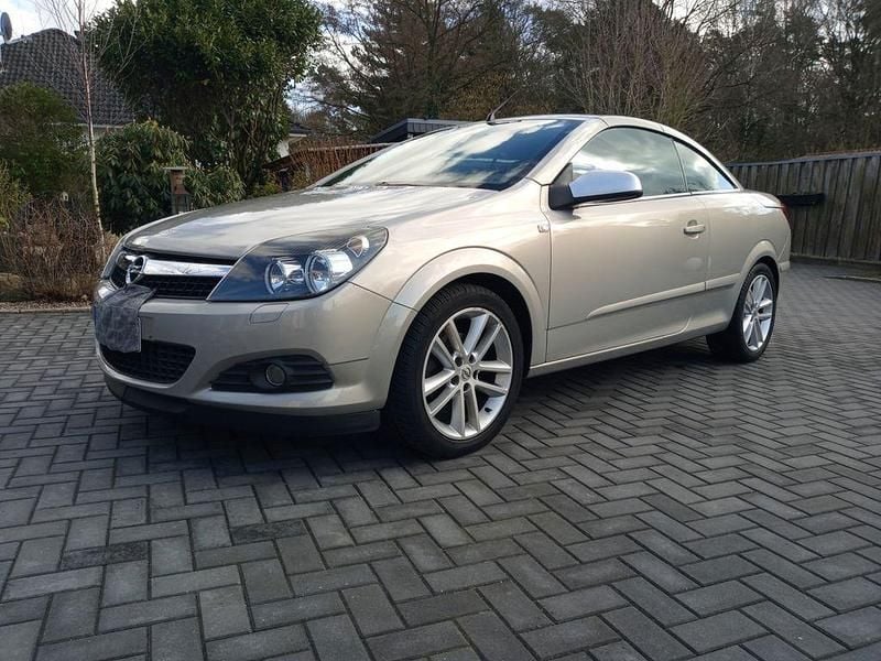 Gebraucht Opel Astra Cabriolet Edition 140 PS (102 kW) 2006 Silber Cabrio