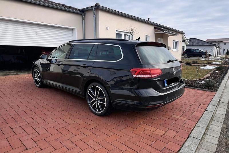 Gebraucht VW Passat Highline 150 PS (110 kW) 2018 Schwarz Kombi