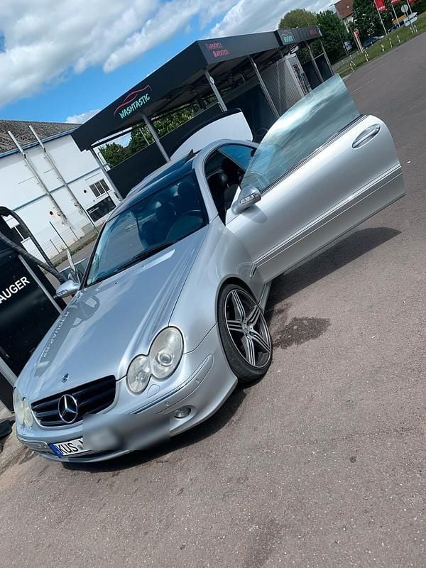 Silber Gebraucht 2004 Mercedes CLK320 Coupé | 3.750 € (Fairer Preis) - Bild 1/4