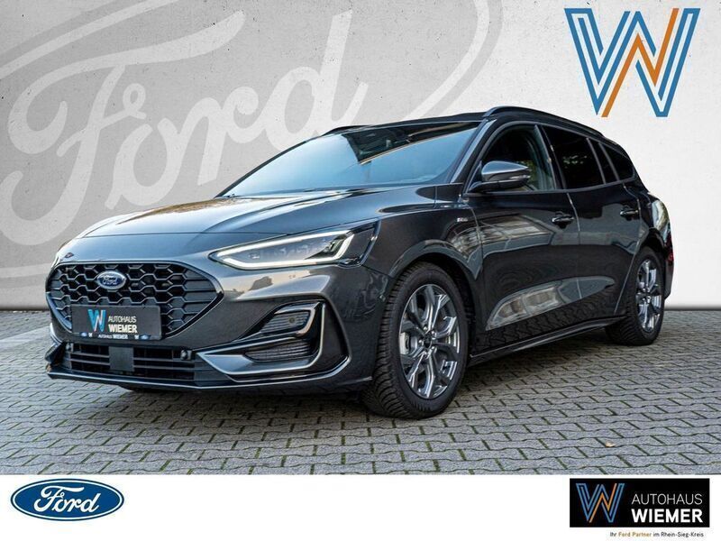 Grau Gebraucht 2024 Ford Focus ST-Line X Limousine | 33.900 € - Bild 1/4