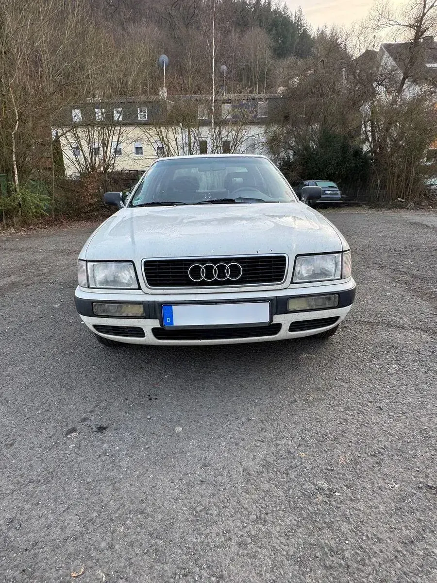 Używany Audi 80 116 KM (85 kW) 1992 Biały Sedan/Limuzyna