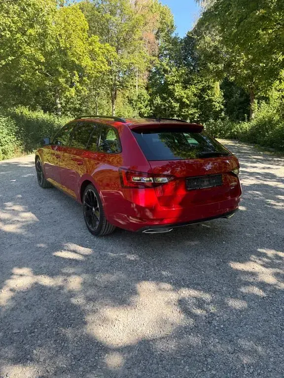 Gebraucht Skoda Superb SportLine 190 PS (139 kW) 2019 Rot Limousine