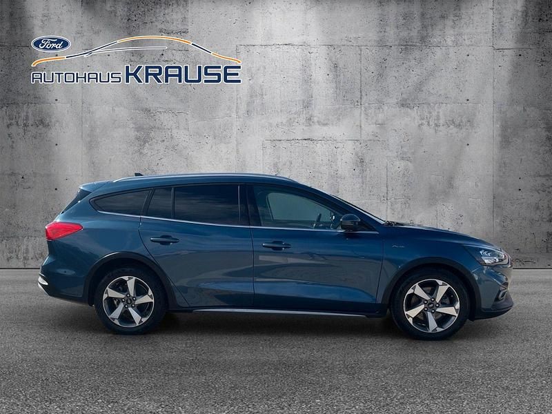 Usata Ford Focus Active 125 CV (91 kW) 2020 Blu Berlina