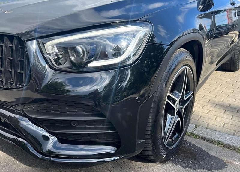 Gebraucht Mercedes GLC200 197 PS (144 kW) 2019 Obsidianschwarz SUV