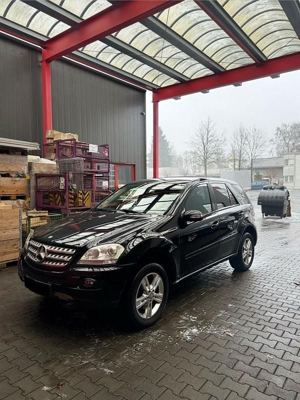 Gebraucht Mercedes ML280 190 PS (139 kW) 2006 Schwarz SUV
