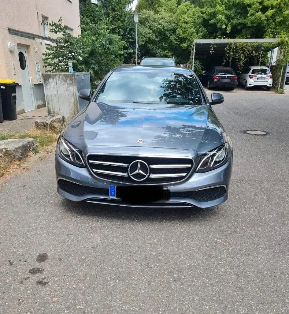 Gebraucht Mercedes E220 Edition 194 PS (142 kW) 2019 Grau Limousine