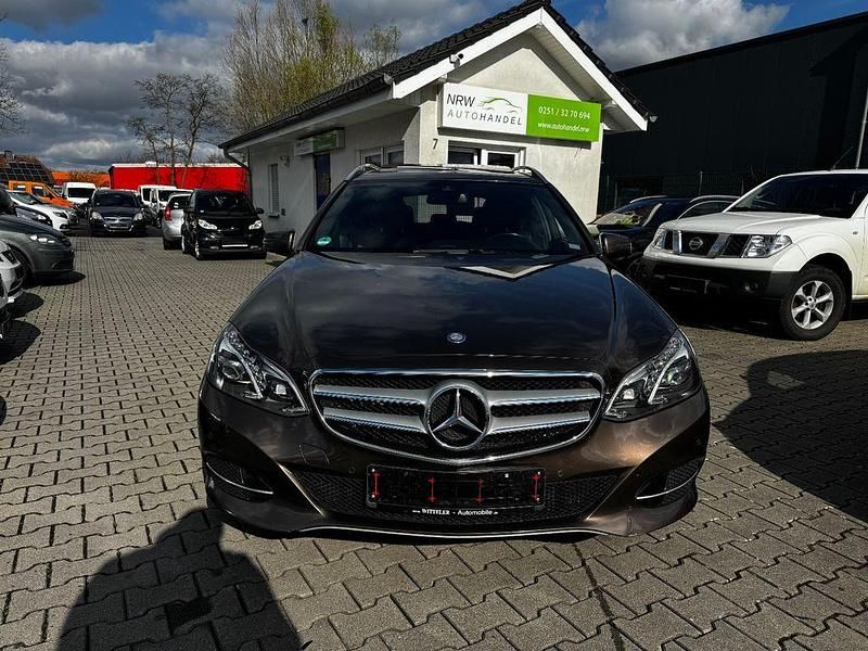 Gebraucht Mercedes E220 Edition 170 PS (125 kW) 2015 Braun Kombi