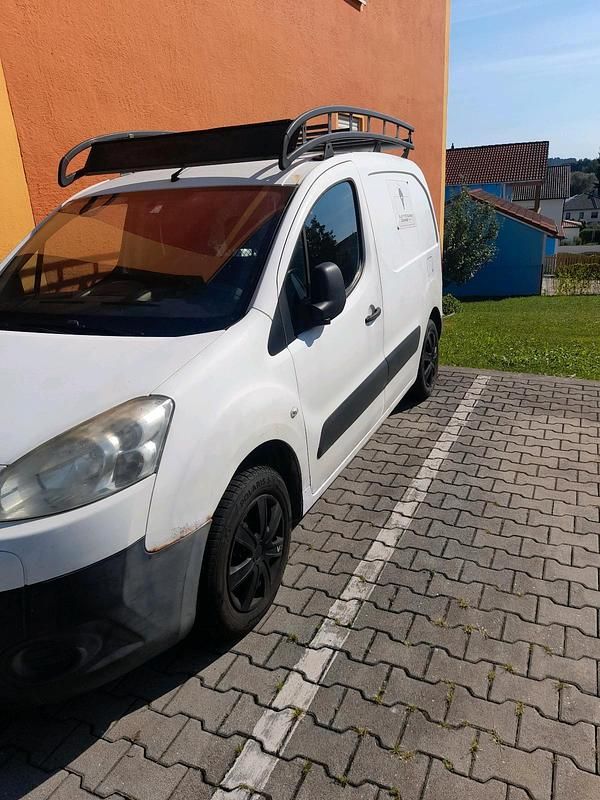 Weiß Gebraucht 2008 Peugeot Partner Van | 2.000 € (Teuer) - Bild 1/4