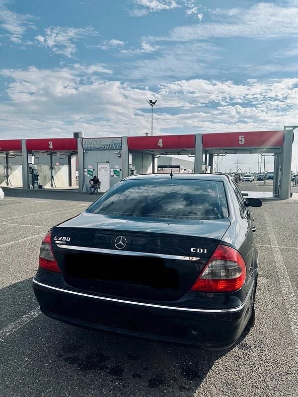 Gebraucht Mercedes E280 2008 Schwarz Limousine