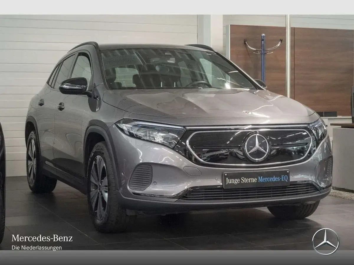 Gebraucht Mercedes EQA250 Progressive 139 kW (190 PS) 2022 Grau SUV
