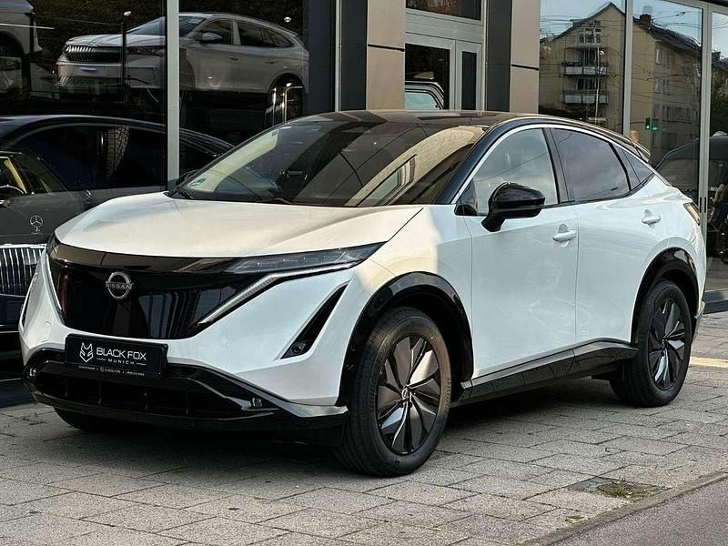 Neu Nissan Ariya 360º 160 kW (218 PS) 2025 Pearl white / pearl black SUV