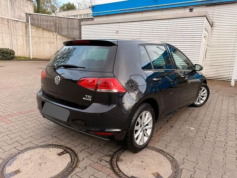 Gebraucht VW Golf VII LOUNGE 110 PS (80 kW) 2015 Schwarz Limousine