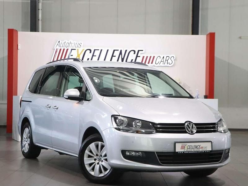 Reflexsilber metallic Gebraucht 2016 VW Sharan Comfortline Van / Kleinbus | 15.666 € (Fairer Preis) - Bild 1/4