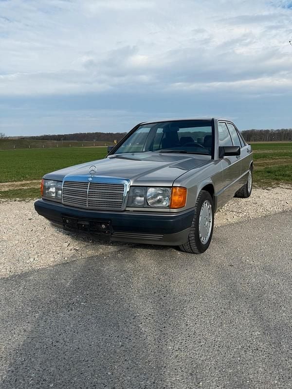 Gebraucht Mercedes 190 75 PS (55 kW) 1989 Beige Limousine