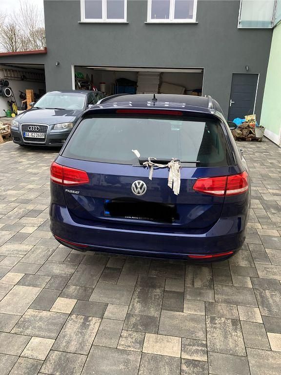 Gebraucht VW Passat Comfortline 150 PS (110 kW) 2017 Blau Kombi