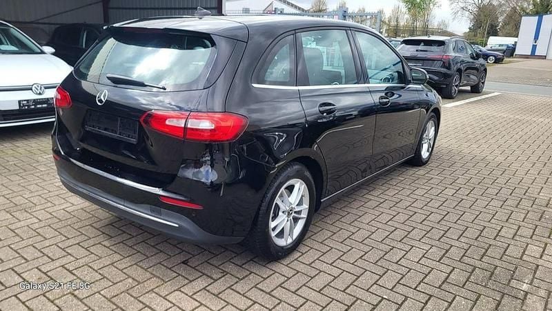 Gebraucht Mercedes B180 Style 116 PS (85 kW) 2020 Schwarz Van / Kleinbus