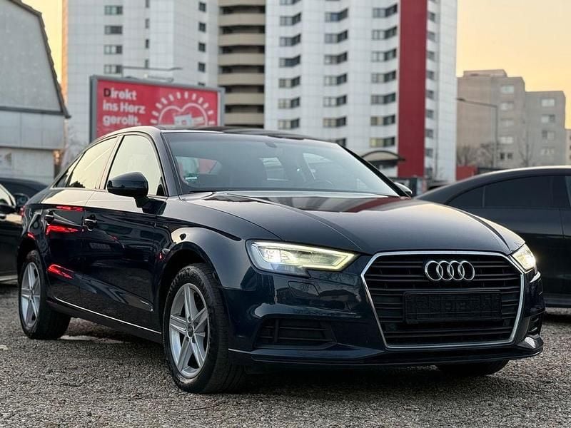 Gebraucht Audi A3 Comfort 150 PS (110 kW) 2020 Blau Limousine