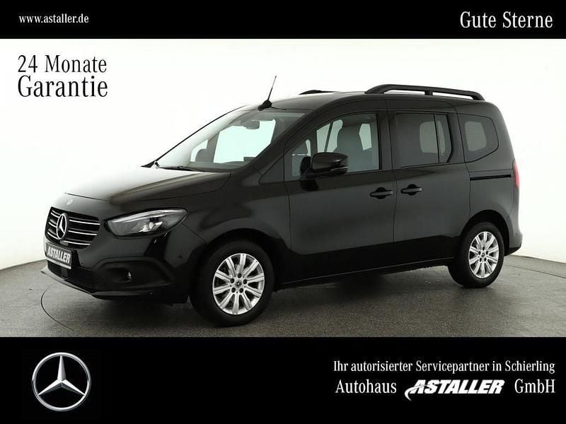 Schwarz Gebraucht 2024 Mercedes T180 Progressive Van / Kleinbus | 26.899 € (Guter Preis) - Bild 1/4