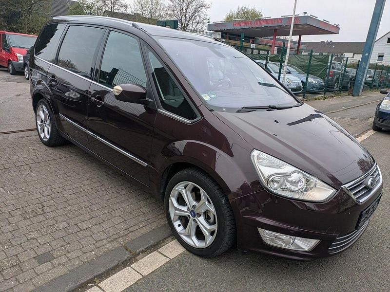 Gebraucht Ford Galaxy Titanium 163 PS (119 kW) 2011 Rot Van / Kleinbus