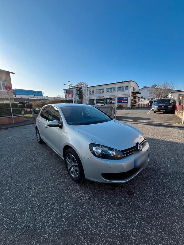 Gebraucht VW Golf VI 122 PS (89 kW) 2012 Silber Kleinwagen