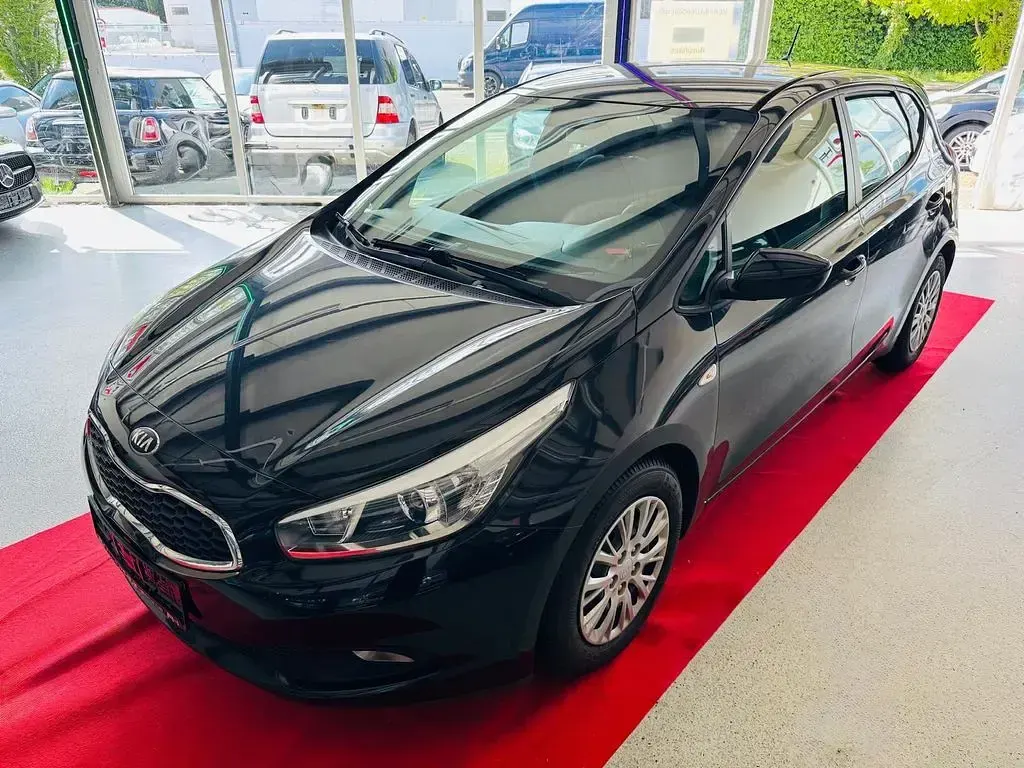 Gebraucht Kia Ceed Attract 99 PS (72 kW) 2013 Schwarz Kleinwagen