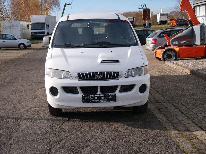 Gebraucht Hyundai H-1 140 PS (102 kW) 2006 Weiß Van / Kleinbus