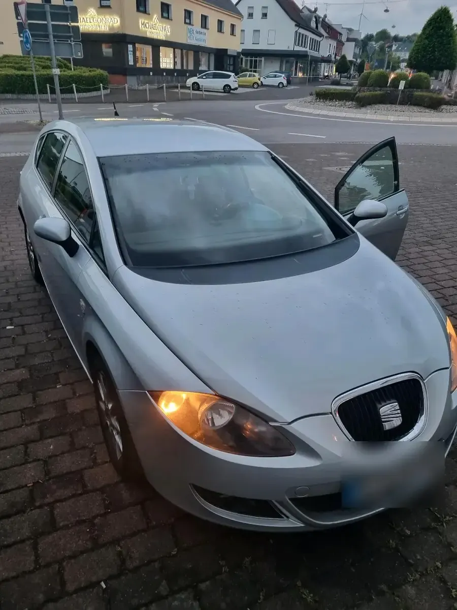 Używany Seat Leon 150 KM (110 kW) 2006 Szary Hatchback