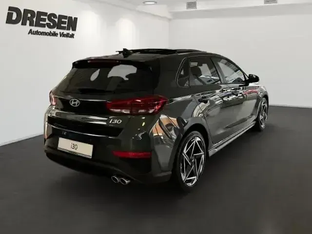 Neu Hyundai i30 N Line 140 PS (102 kW) 2026 Gruen Limousine