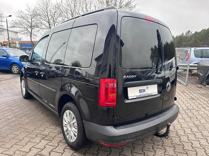 Gebraucht VW Caddy Trendline 102 PS (75 kW) 2018 Schwarz Van / Kleinbus