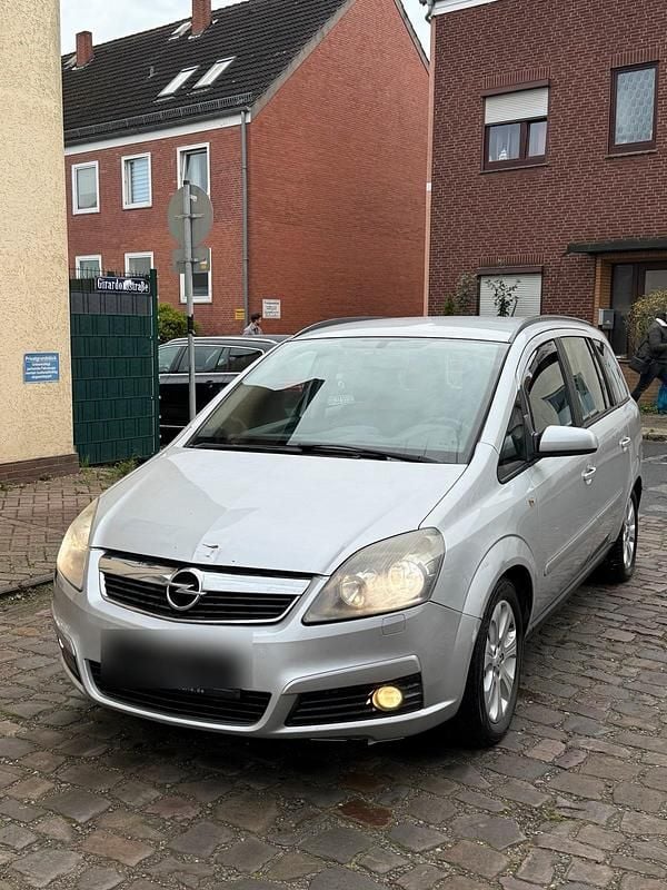 Silber Gebraucht 2007 Opel Zafira Kombi | 1.300 € (Fairer Preis) - Bild 1/4
