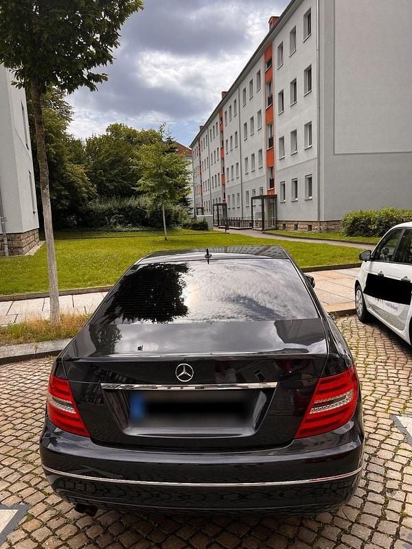Gebraucht Mercedes C180 Avantgarde 156 PS (114 kW) 2012 Schwarz Limousine