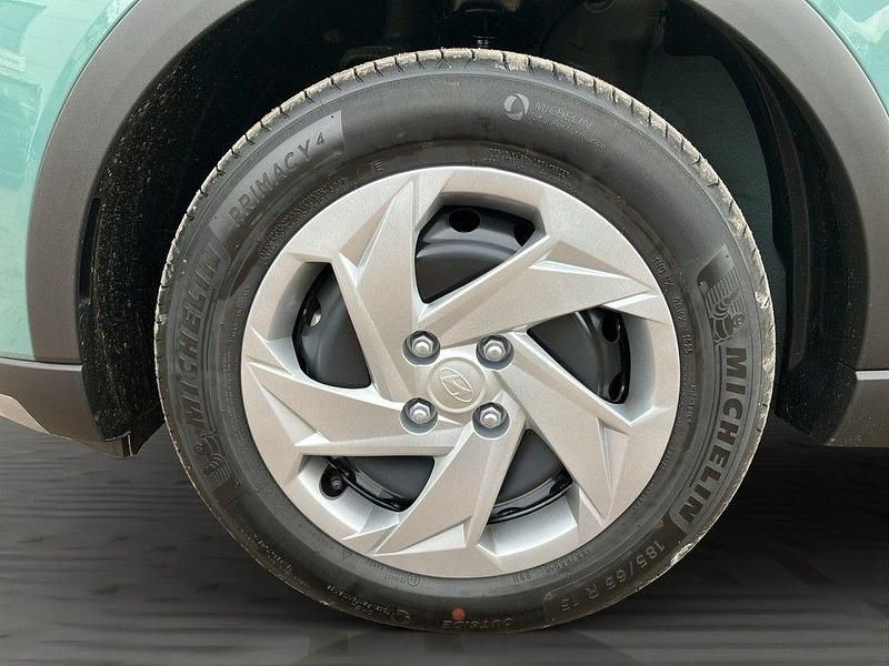 Neu Hyundai Bayon Select 101 PS (74 kW) 2025 Grün SUV