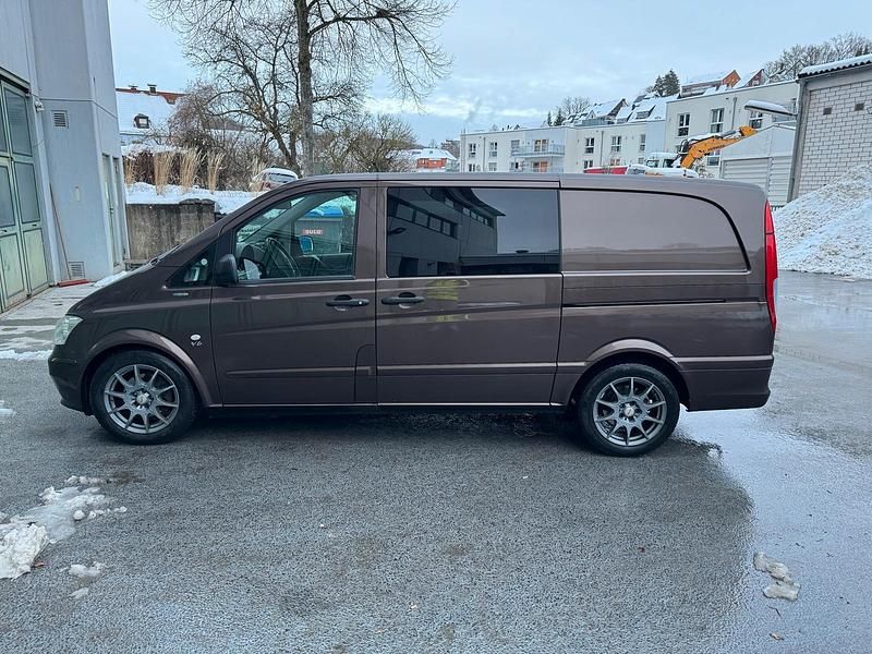 Gebraucht Mercedes Viano Edition 224 PS (164 kW) 2011 Braun Van / Kleinbus