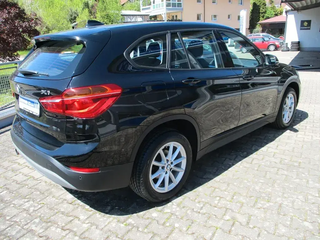 Używany BMW X1 Performance 140 KM (102 kW) 2018 Czarny SUV