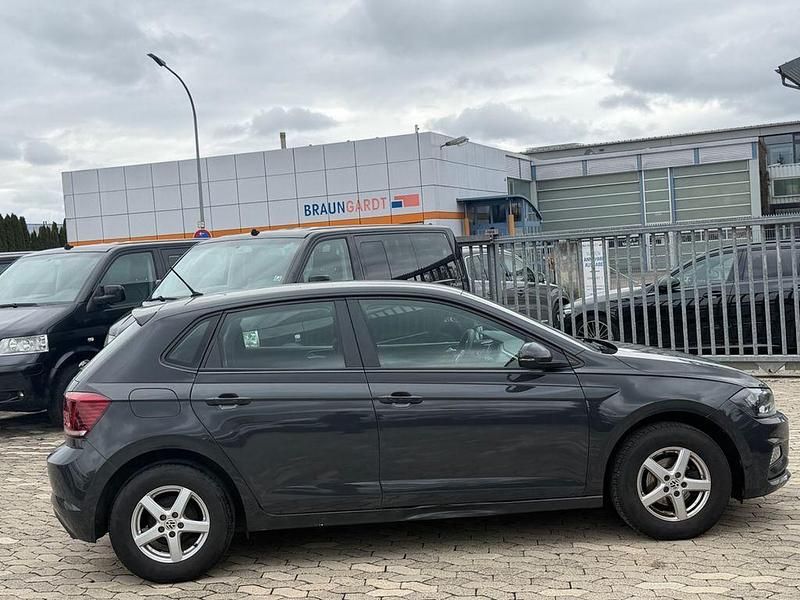 Gebraucht VW Polo Comfortline 80 PS (58 kW) 2019 Grau Kleinwagen