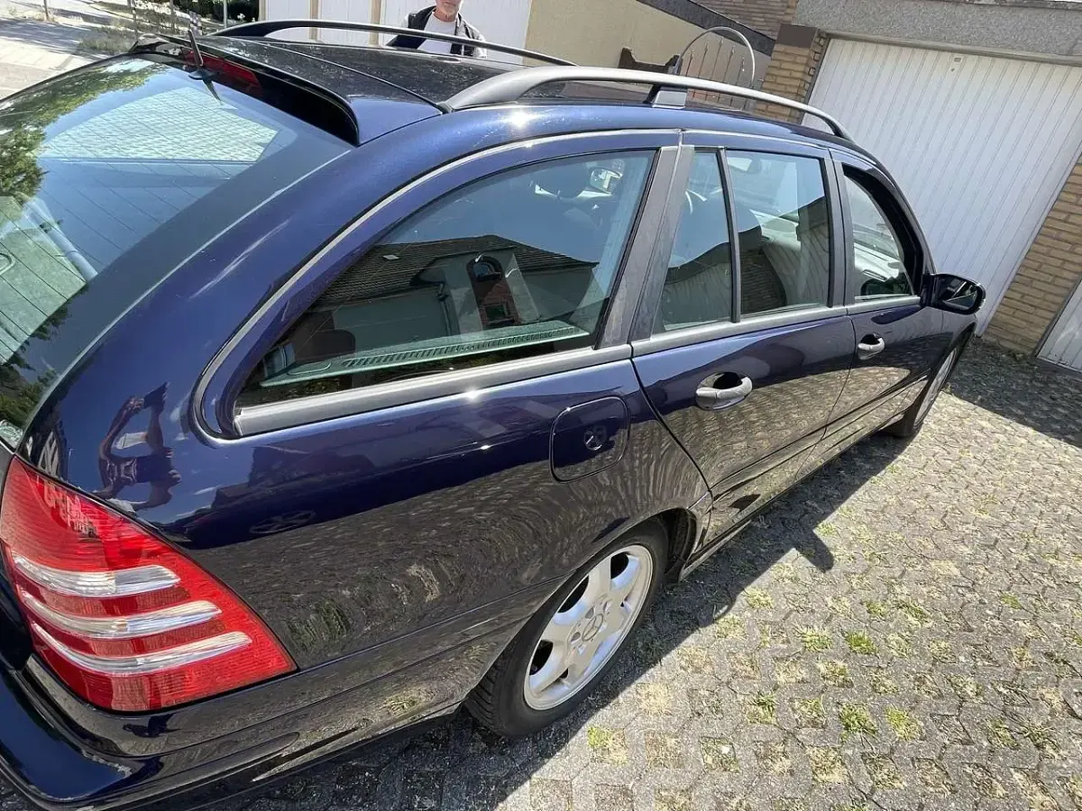 Gebraucht Mercedes C180 143 PS (105 kW) 2005 Blau Kombi