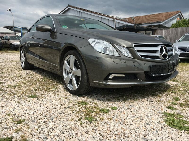Silber Gebraucht 2009 Mercedes E350 Coupé | 8.999 € (Superpreis) - Bild 1/4