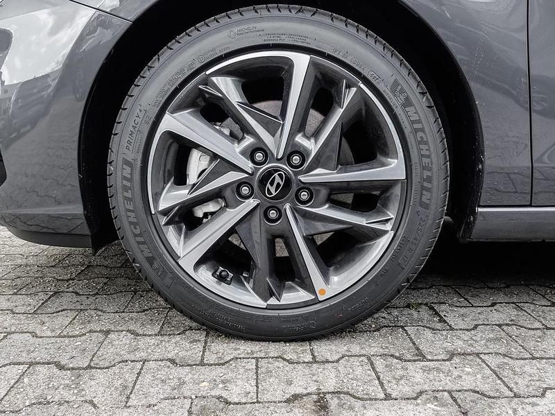 Gebraucht Hyundai i30 Advantage 140 PS (102 kW) 2024 Grau Kombi