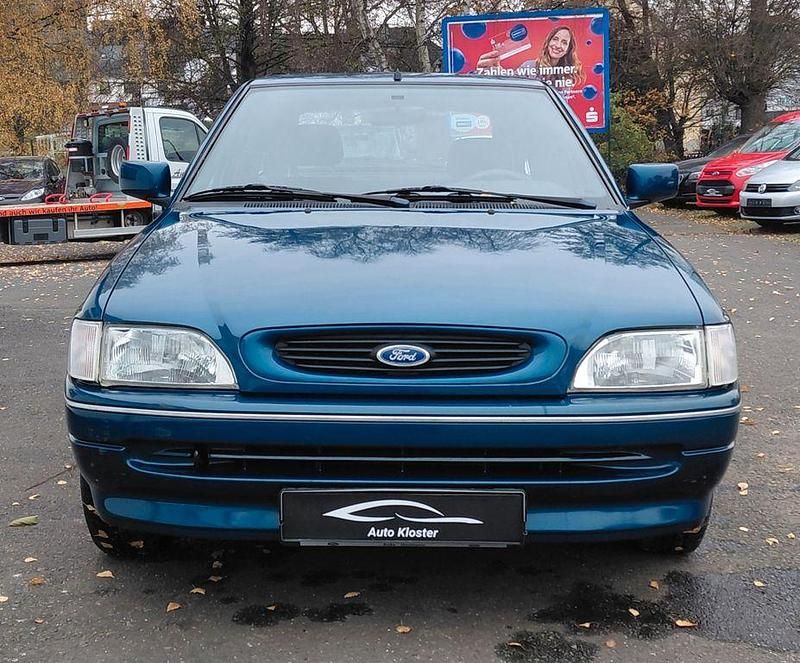 Gebraucht Ford Escort 60 PS (44 kW) 1994 Grün Limousine