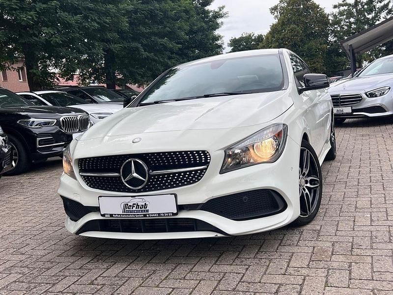 Weiß Gebraucht 2016 Mercedes CLA200 Shooting Brake Kombi | 12.900 € (Guter Preis) - Bild 1/4