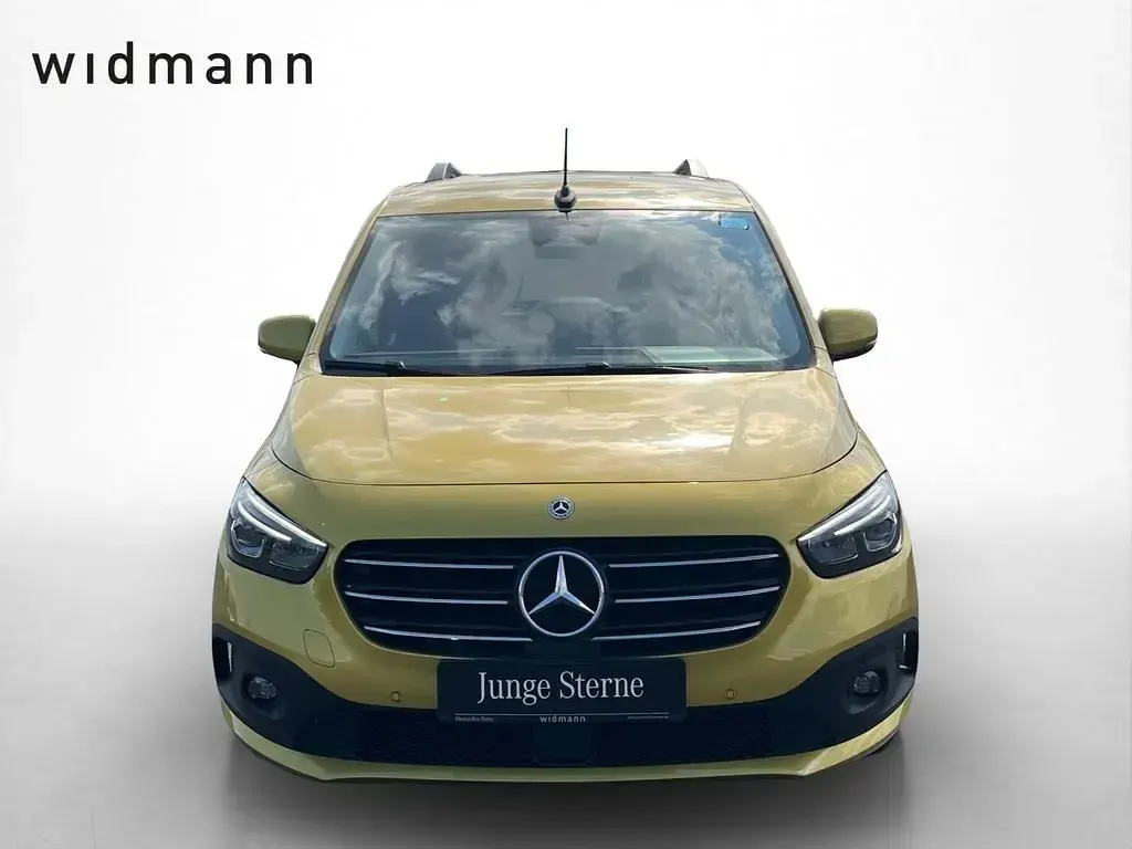 Gebraucht Mercedes T180 Progressive 116 PS (85 kW) 2023 Limonitgelb metallic Van / Kleinbus