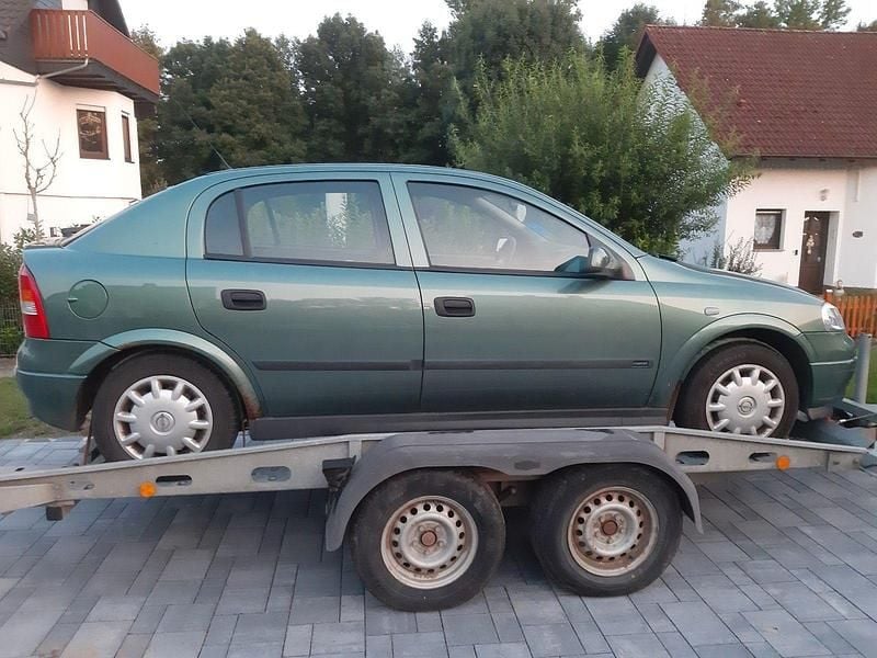 Gebraucht Opel Astra Comfort 65 PS (47 kW) 1998 Grün Limousine