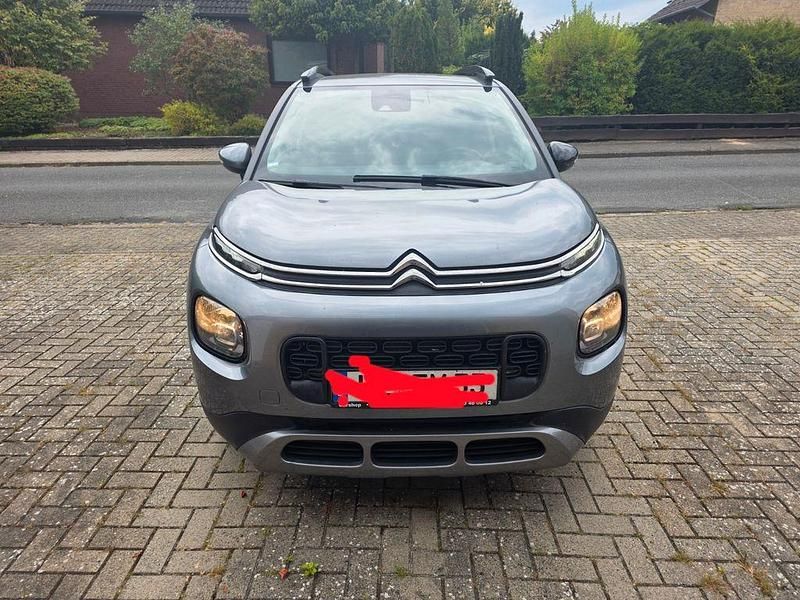 Grau Gebraucht 2019 Citroën C3 PureTech Kleinwagen | 13.600 € (Fairer Preis) - Bild 1/4