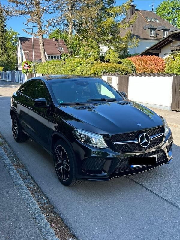 Schwarz Gebraucht 2016 Mercedes GLE350 AMG line Coupé | 28.500 € (Superpreis) - Bild 1/4