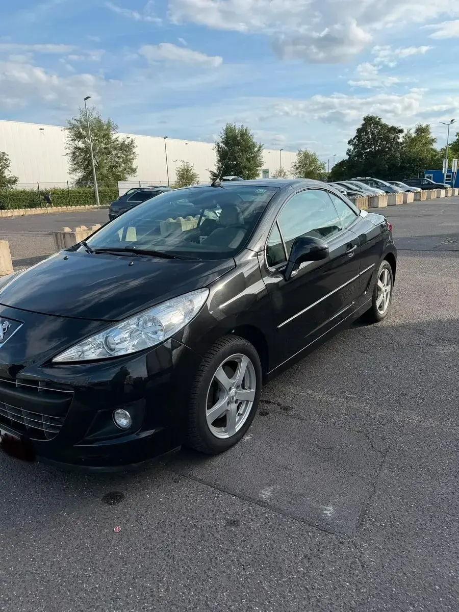 Gebraucht Peugeot 207 CC 120 PS (88 kW) 2014 Schwarz Cabrio